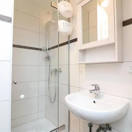 Langeooger Viermaster - Gruenes Segel