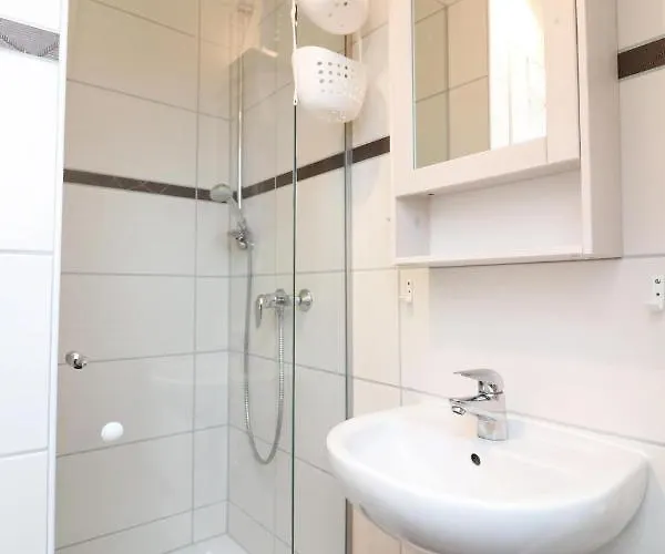 Langeooger Viermaster - Gruenes Segel